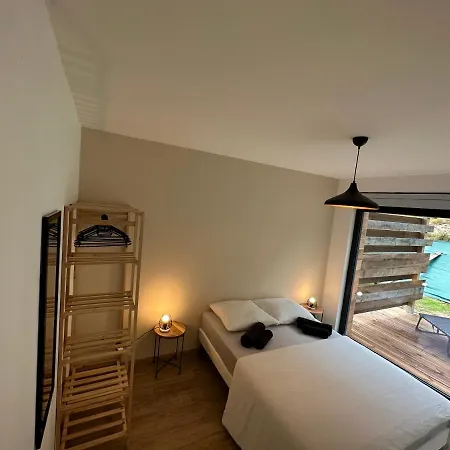 Jardin De L'ancienne Ecole Avec Jacuzzi Prive 아파트