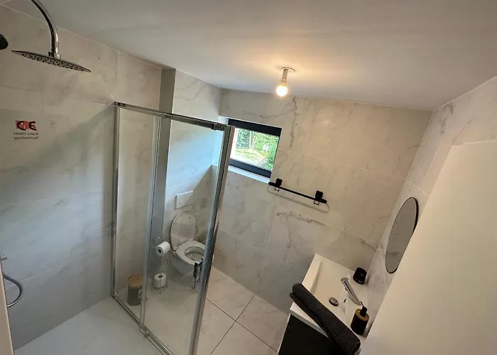 Jardin De L'ancienne Ecole Avec Jacuzzi Prive Apartmán